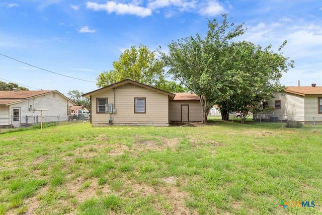 2410 Meadow Ln, Copperas Cove, TX 76522 - rear view of property