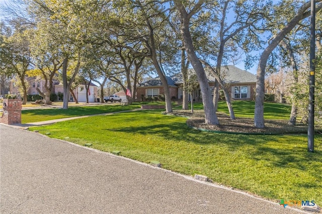 view of front of property with a front yard