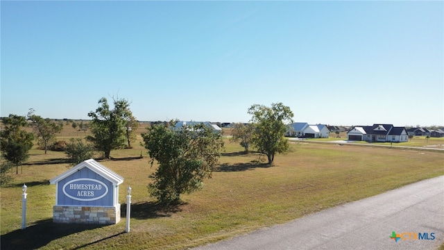 Listing photo 3 for 320 Honeycomb Dr, Victoria TX 77904