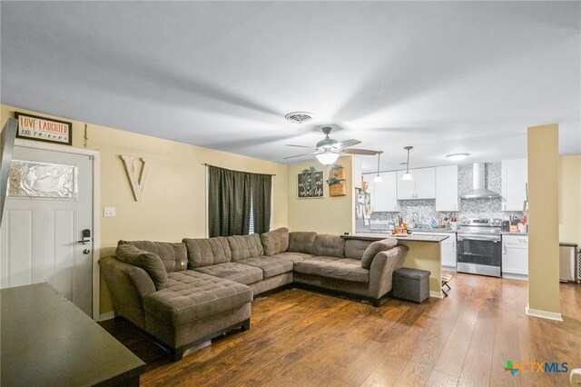 104 Scarborough Dr, Victoria, TX 77901 - photo 8