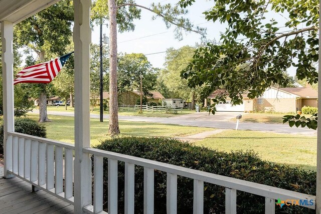 509 Hanover St, Edna, TX 77957 - photo 4