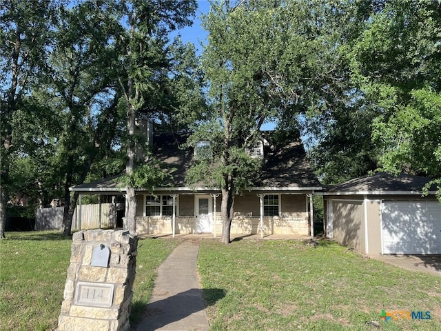 114 N Andrews Dr, Robinson, TX 76706 - ranch-style home with a front yard, covered porch, and fence