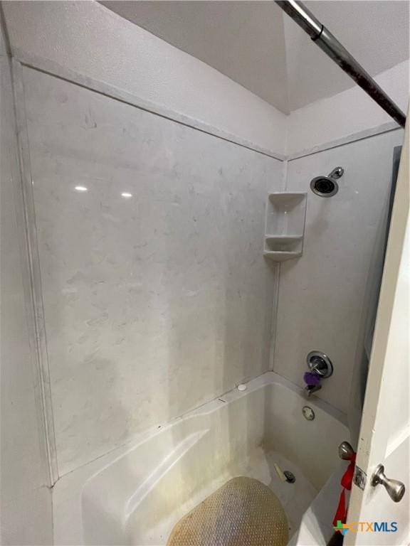 1505 E Park Ave, Victoria, TX 77901 - full bathroom with tub / shower combination