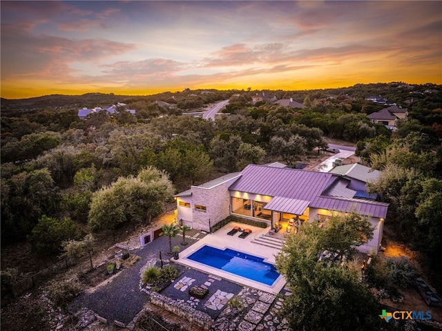 view of aerial view at dusk