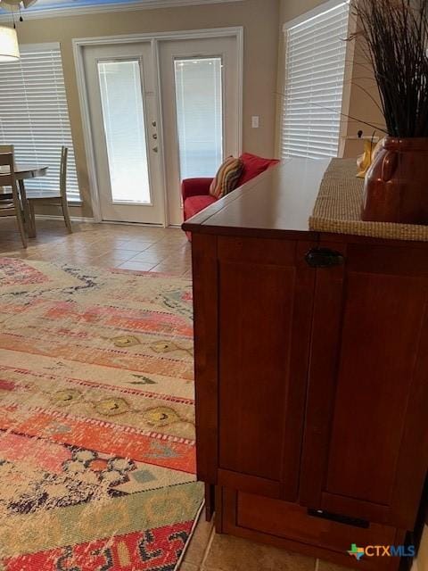 730 E Mather St Unit K203, New Braunfels, TX 78130 - kitchen featuring crown molding