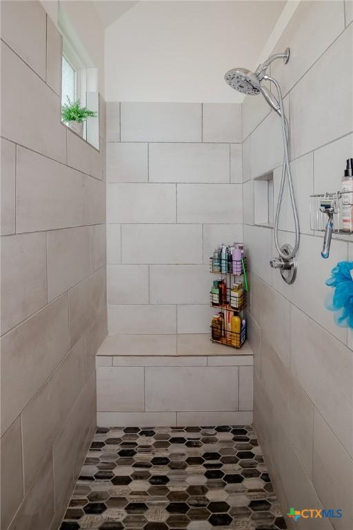 111 Dripping Spg, Victoria, TX 77904 - full bath featuring tiled shower