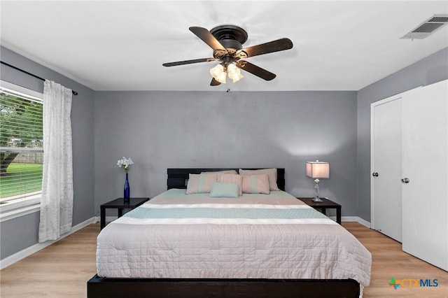 907 Great Oaks Cv, Round Rock, TX 78681 - bedroom featuring light wood-style floors and ceiling fan