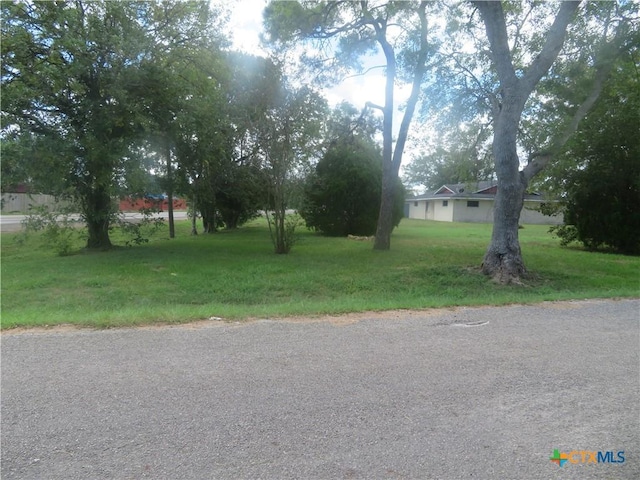 712 E Main St, Edna, TX 77957 - photo 5