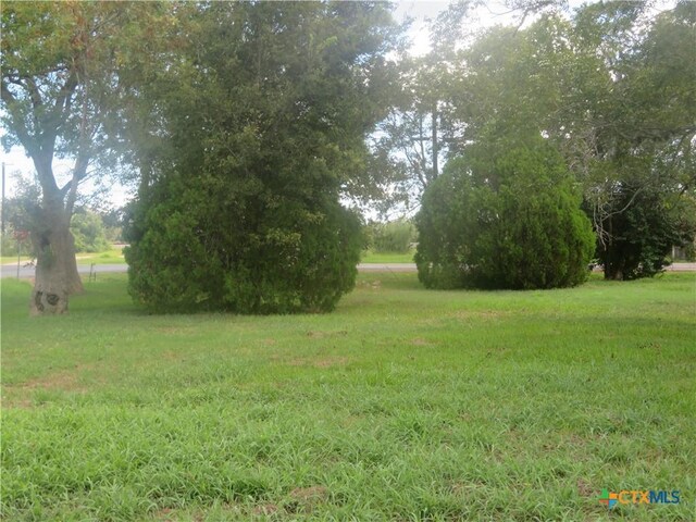 712 E Main St, Edna, TX 77957 - photo 6