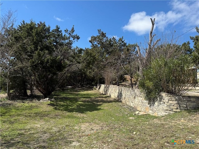 Listing photo 2 for 1800 Live Oak Dr, Canyon Lake TX 78133