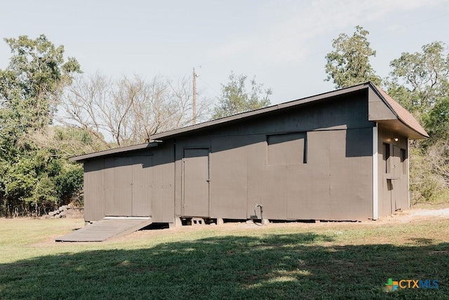 view of outbuilding