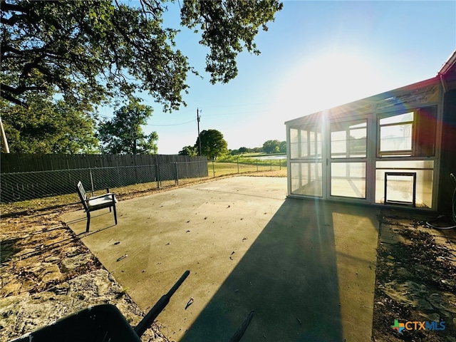 view of yard featuring a patio