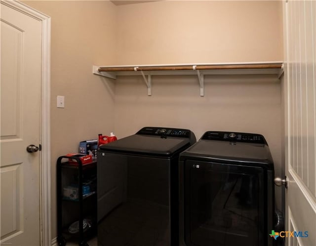 4208 Brookhaven Dr, Temple, TX 76504 - laundry room with independent washer and dryer