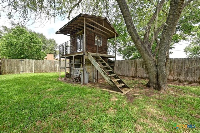 201 Hillcrest Dr, Luling, TX 78648 - view of outbuilding with stairway