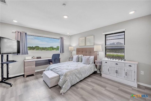 735 Slawson Ln, Killeen, TX 76542 - bedroom featuring recessed lighting, light wood-type flooring, baseboards, and a desk