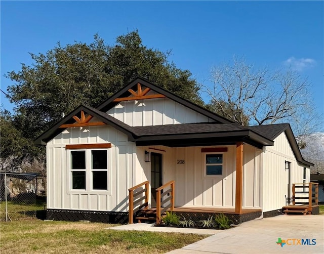 view of front of house