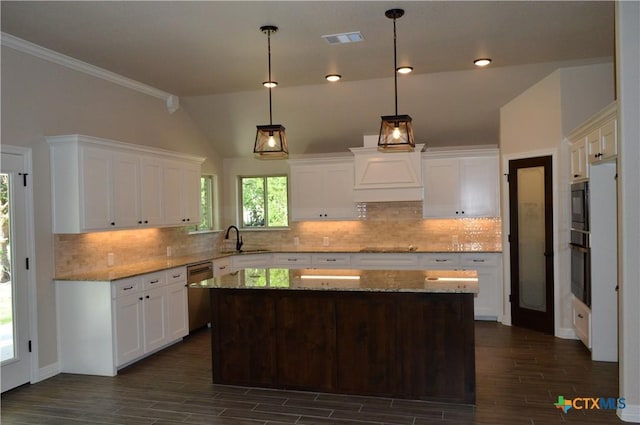 850 County Road 3152, Kempner, TX 76539 - kitchen featuring black appliances, white cabinetry, dark wood finished floors, ornamental molding, and vaulted ceiling