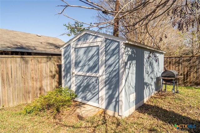 view of outbuilding