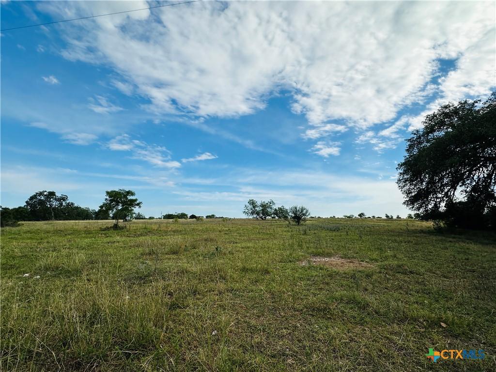 128 County Road 214, Hallettsville, TX 77964