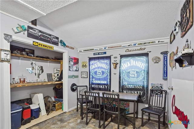 138 Antrim Dr, San Antonio, TX 78218 - dining area with a textured ceiling