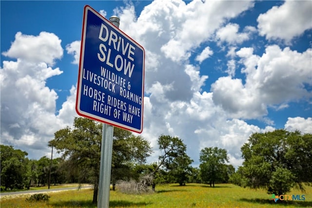 800 Powder Rdg, Luling, TX 78648