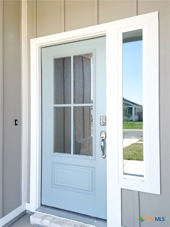 view of property entrance