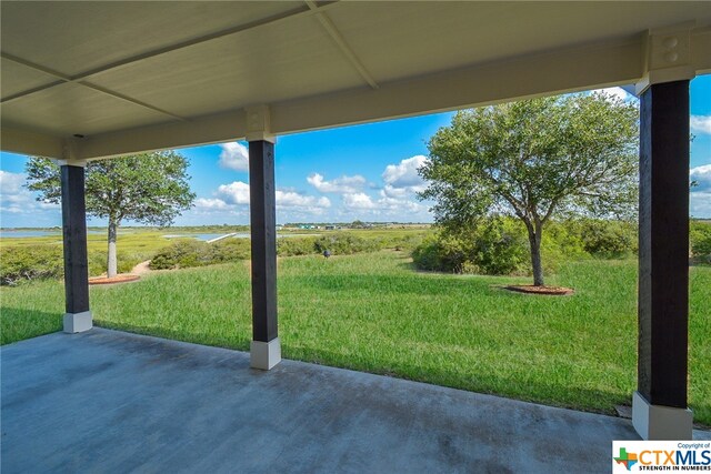 view of yard with a patio