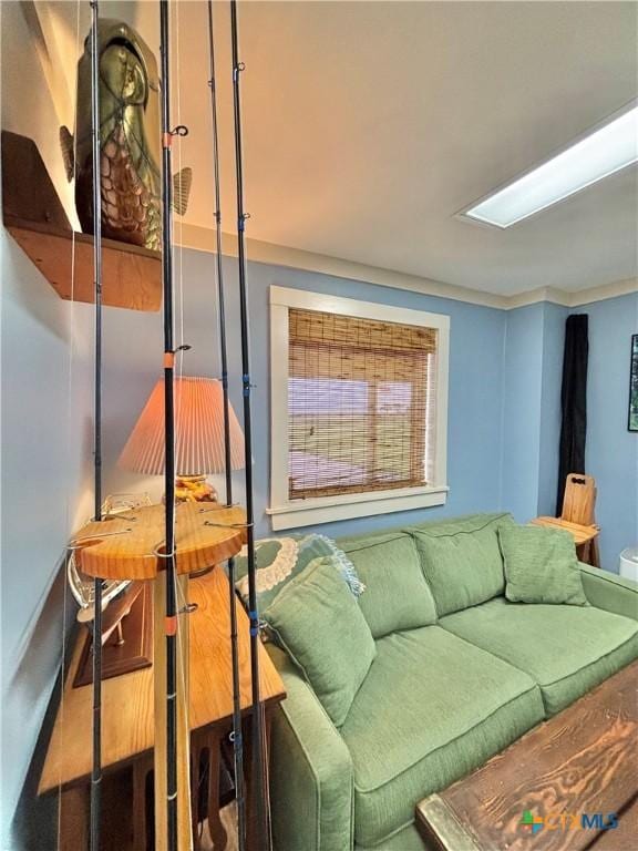 1007 N Washington Blvd, Port Oconnor, TX 77982 - view of living room