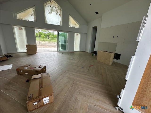 549 County Road 3152, Kempner, TX 76539 - unfurnished living room featuring high vaulted ceiling