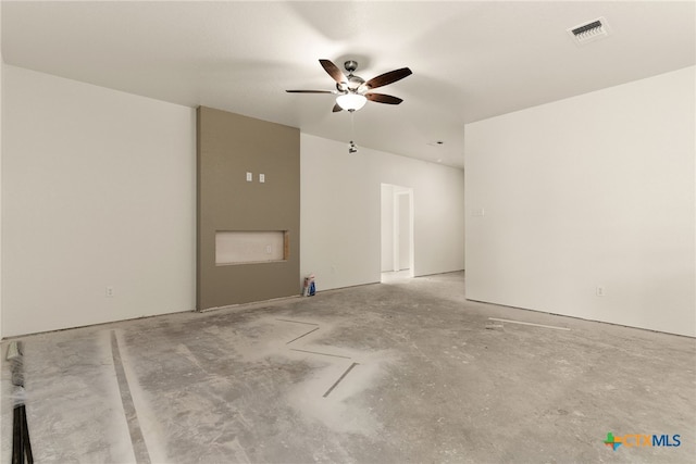 spare room with ceiling fan