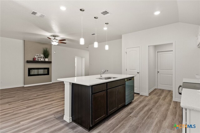 unfurnished room with ceiling fan and concrete flooring