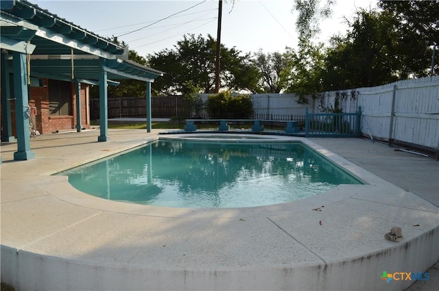 391 County Road 3150, Kempner, TX 76539 - view of pool with a patio area and a fenced backyard