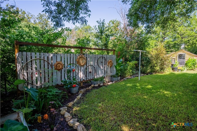 503 Maresh St, Taylor, TX 76574 - view of yard