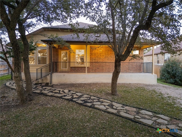 view of front of house with a front lawn