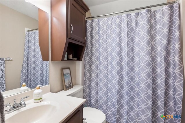 713 End O Trl, Harker Heights, TX 76548 - full bath with toilet and vanity