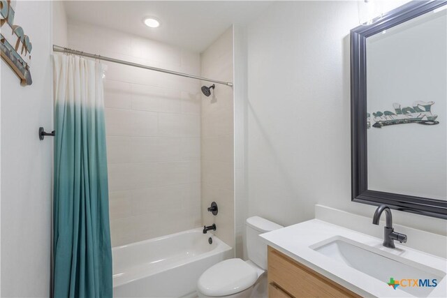 4324 Cedar Creek Rd, Temple, TX 76504 - bathroom featuring vanity, toilet, shower / tub combo with curtain, and recessed lighting
