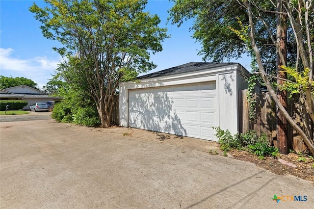 1301 Chapel Creek Rd, Waco, TX 76712 - view of detached garage