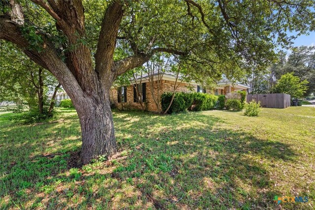 1301 Chapel Creek Rd, Waco, TX 76712 - view of grassy yard