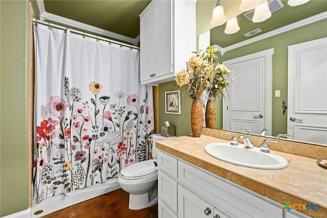 913 Southridge Rd, Salado, TX 76571 - full bathroom with vanity and ornamental molding