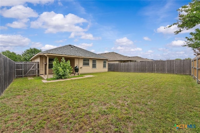 824 Starlight Dr, Temple, TX 76502 - back of property with a patio area