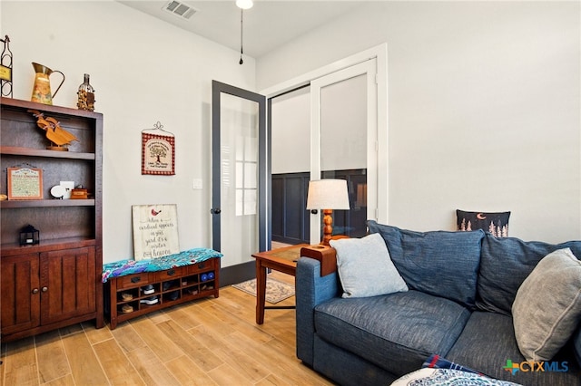 1911 Peres St, New Braunfels, TX 78132 - living room featuring light wood-type flooring