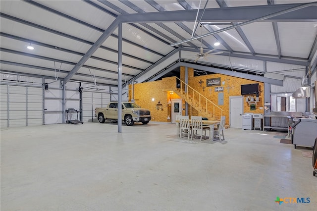 garage with ceiling fan