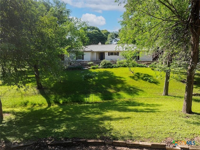 801 Arrowhead Dr, Salado, TX 76571 - view of grassy yard