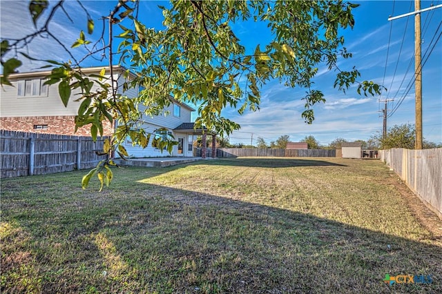 view of yard with a patio