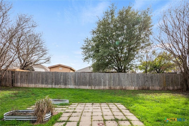 view of yard with a patio