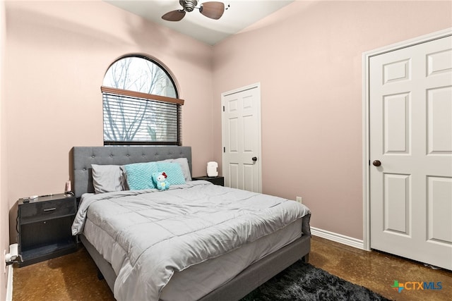 bedroom featuring ceiling fan