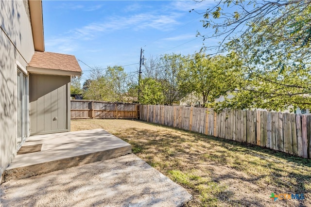 view of yard with a patio area