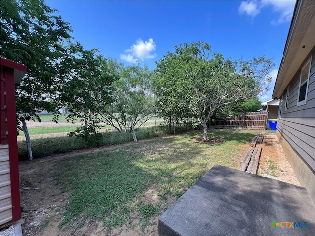 view of yard with a patio