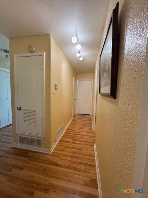 2410 Robin Rd, Temple, TX 76502 - hall featuring light wood-style floors