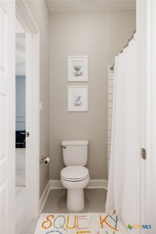 110 Terra Vista Ranch Rd, Victoria, TX 77904 - full bathroom featuring tile patterned flooring and curtained shower